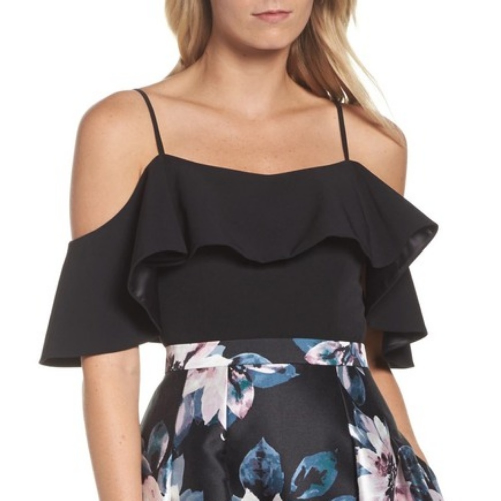 New Eliza J Ruffled Cold Shoulder Top - Picture 1 of 1